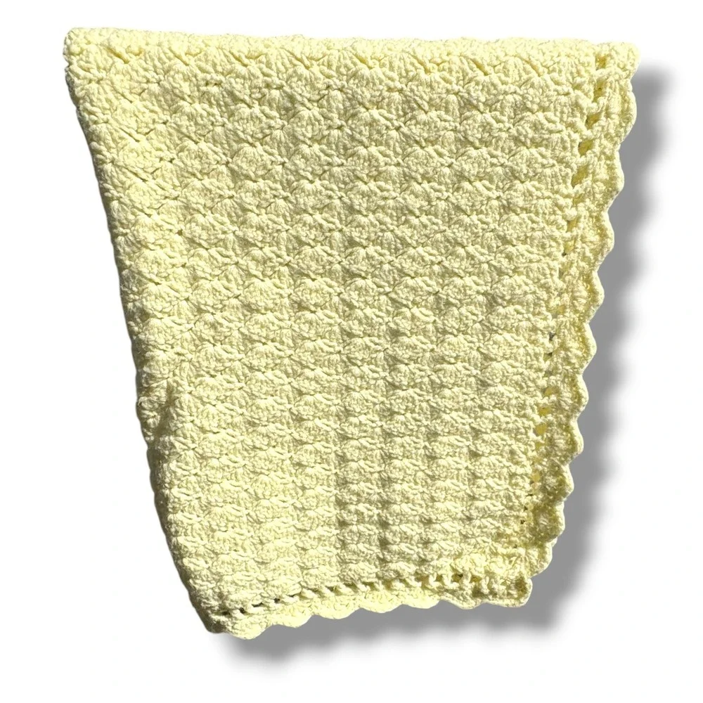 Handmade Crochet Baby Blanket Pale Yellow Shell Stitch Scallop Edge 28in x 36in